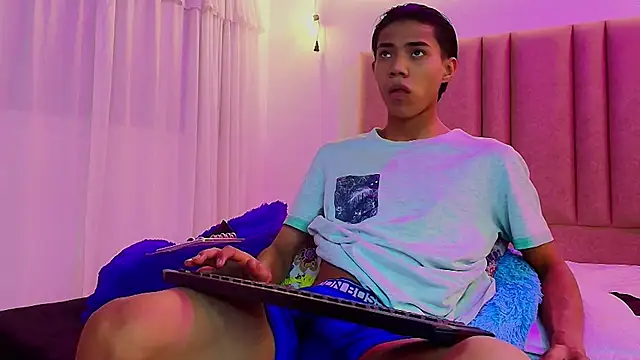 camilo nom online show from October 28, 2025, 2:23 am