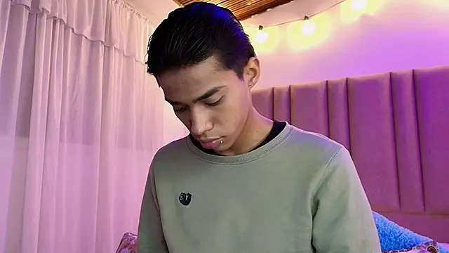 camilo nom online show from November 25, 2025, 4:24 am