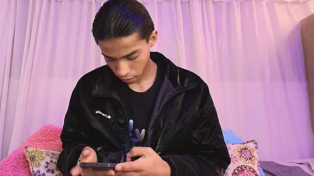 camilo nom online show from November 22, 2025, 4:22 am