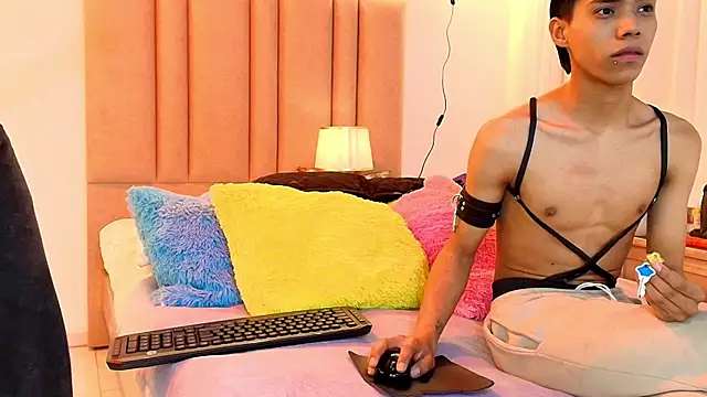 camilo nom online show from November 5, 2025, 6:49 am