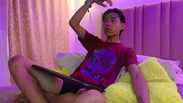 camilo nom online show from October 10, 2025, 4:35 am