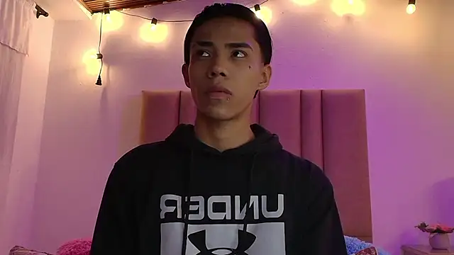 camilo nom online show from November 26, 2025, 6:02 am