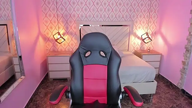 CHRISTY TEIGEN4 online show from September 10, 2025, 7:13 pm