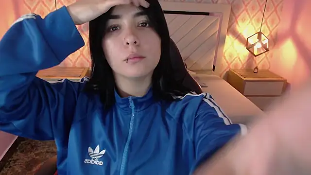 CHRISTY TEIGEN4 online show from October 6, 2025, 7:25 pm