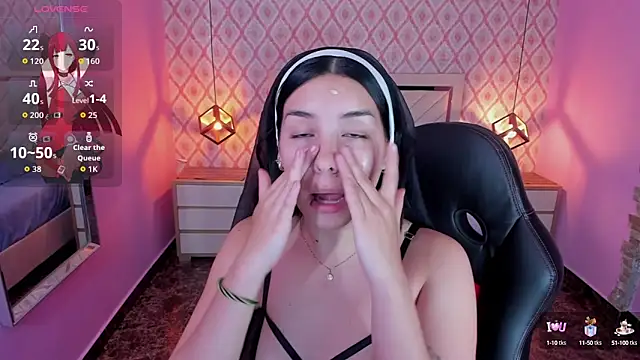 CHRISTY TEIGEN4 online show from September 8, 2025, 7:24 pm