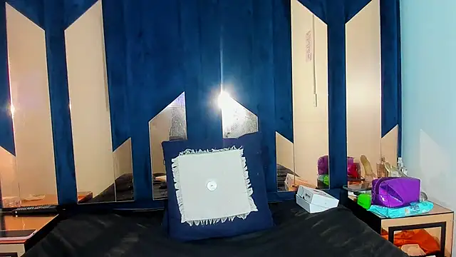 Alisha Evans Rs online show from November 13, 2025, 3:49 pm