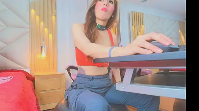 Rose Nichols online show from November 14, 2025, 3:10 am