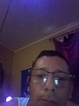 tonder69 online show from October 5, 2025, 1:46 pm