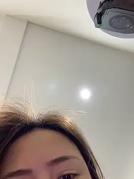 mengbaijiang07 online show from April 15, 2026, 1:48 pm