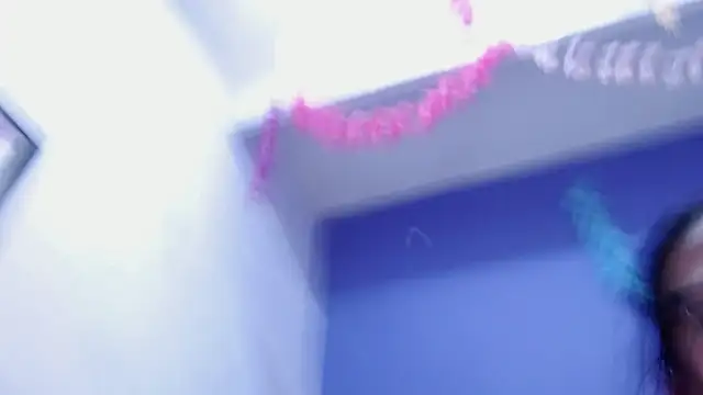 andrealopezcm101 online show from April 2, 2026, 8:37 pm