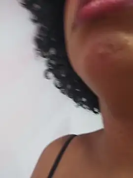 Snapshot of SheyLopez chatting on November 11, 2025, 3:01 am SheyLopez online show from November 11, 2025, 3:01 am