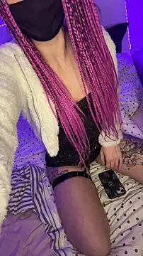 hottcouple00 online show from November 8, 2025, 12:25 am