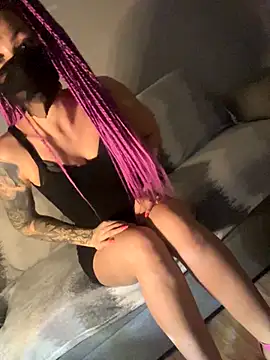 hottcouple00 online show from September 27, 2025, 1:01 am