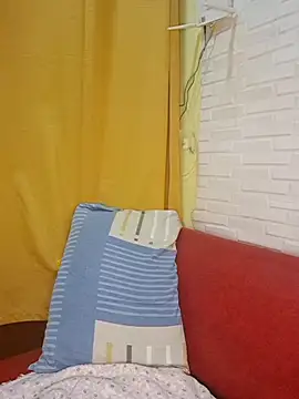 hotlyn45 online show from February 14, 2026, 2:50 pm