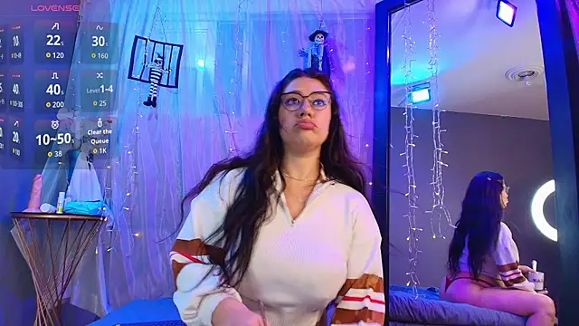 Shalyn Lux online show from October 19, 2025, 3:31 am