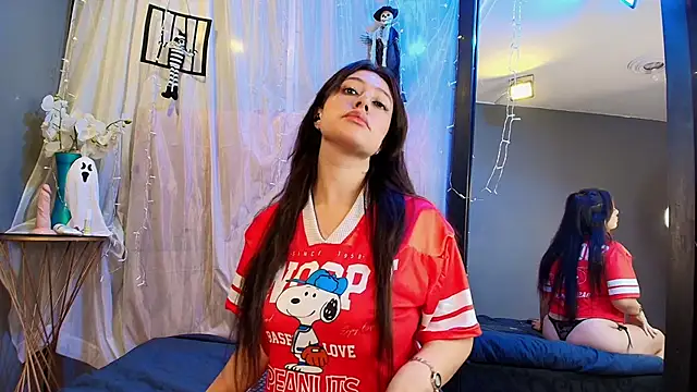 Shalyn Lux online show from October 24, 2025, 3:16 am