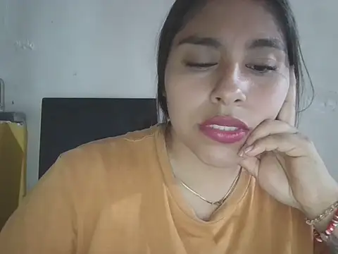 Snapshot of zairabreze chatting on May 5, 2026, 9:40 pm zairabreze online show from May 5, 2026, 9:40 pm