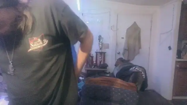 Snapshot of Poundtown1226 chatting on January 13, 2026, 9:13 am Poundtown1226 online show from January 13, 2026, 9:13 am