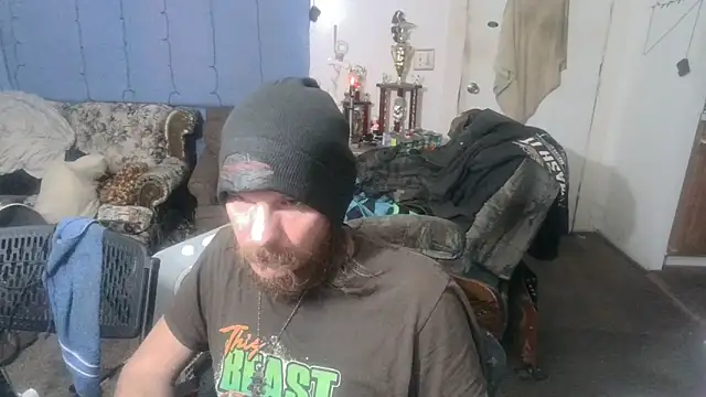 Snapshot of Poundtown1226 chatting on September 14, 2025, 2:12 am Poundtown1226 online show from September 14, 2025, 2:12 am