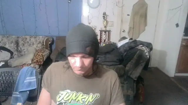 Snapshot of Poundtown1226 chatting on October 23, 2025, 6:34 am Poundtown1226 online show from October 23, 2025, 6:34 am