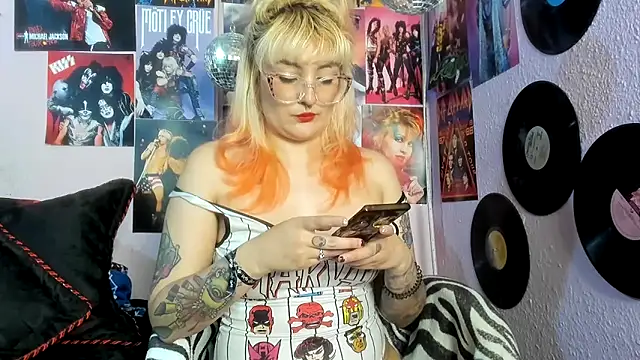 Avril Maria online show from March 16, 2026, 8:33 pm