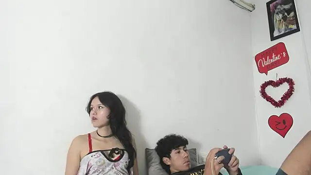 Snapshot of Laura_and_Kevin chatting on February 14, 2026, 9:15 pm Laura and Kevin online show from February 14, 2026, 9:15 pm