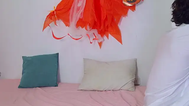 Snapshot of Laura_and_Kevin chatting on October 17, 2025, 4:20 pm Laura and Kevin online show from October 17, 2025, 4:20 pm