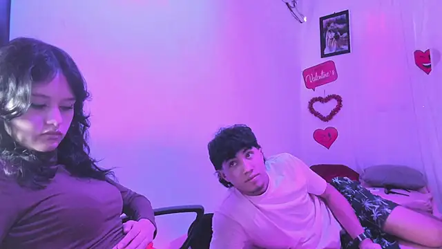 Snapshot of Laura_and_Kevin chatting on February 18, 2026, 9:11 pm Laura and Kevin online show from February 18, 2026, 9:11 pm