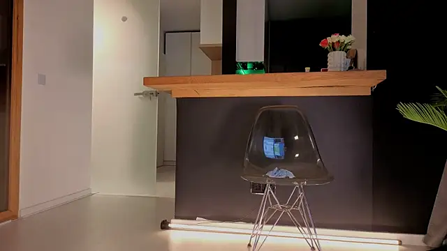 NataliaPrince1 online show from October 4, 2025, 4:19 pm