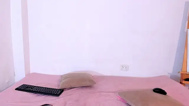 Lia Rousse0 online show from September 21, 2025, 7:30 pm