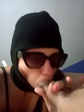 casaalhot online show from September 23, 2025, 5:31 pm