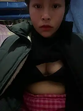 Snapshot of O_o_UwU_o_O chatting on February 10, 2026, 6:23 am O o UwU o O online show from February 10, 2026, 6:23 am