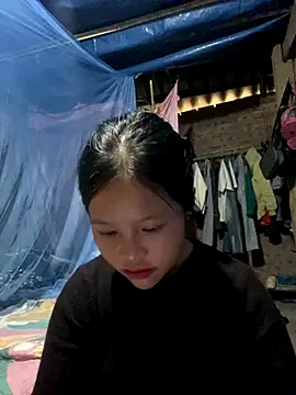 O o UwU o O online show from November 12, 2025, 8:18 am