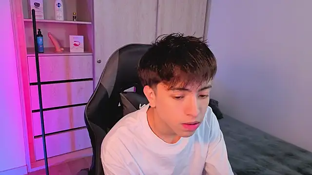 onlinenico online show from September 23, 2025, 6:59 pm