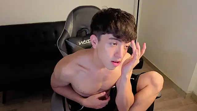 onlinenico online show from February 25, 2026, 10:09 pm