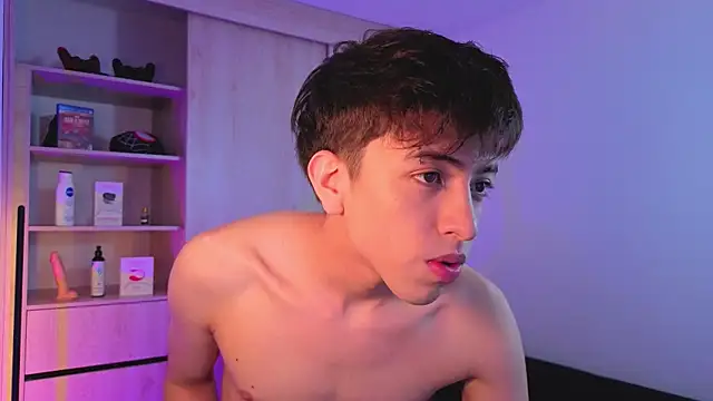 onlinenico online show from September 18, 2025, 9:07 pm