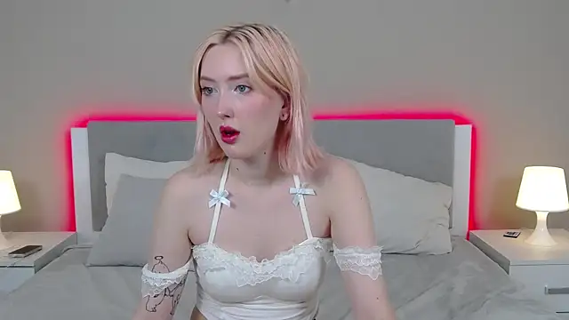 MarianeSun online show from May 19, 2026, 4:08 am