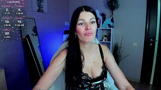 O1d Lady online show from December 5, 2025, 8:13 am