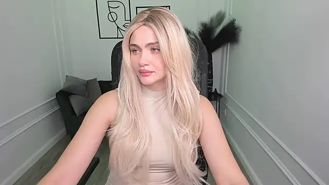 LeslieMineg online show from September 23, 2025, 11:50 am