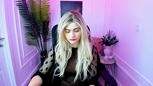 LeslieMineg online show from October 8, 2025, 11:23 am