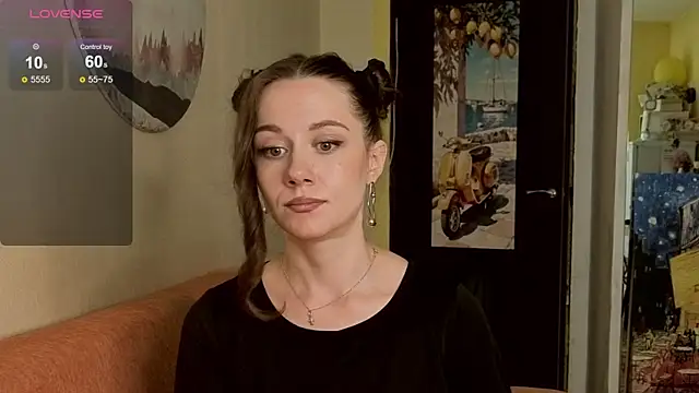 Snapshot of SkyHelen chatting on June 17, 2026, 9:41 am SkyHelen online show from June 17, 2026, 9:41 am