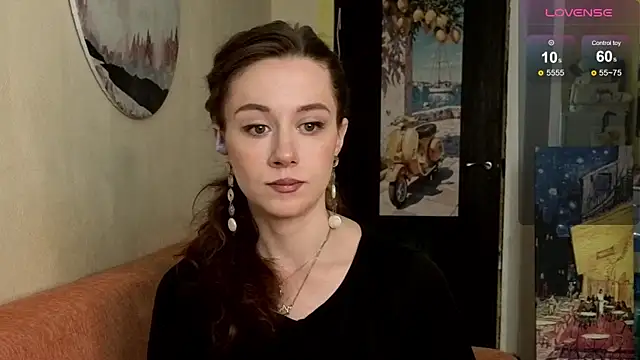 Snapshot of SkyHelen chatting on June 3, 2026, 7:53 am SkyHelen online show from June 3, 2026, 7:53 am