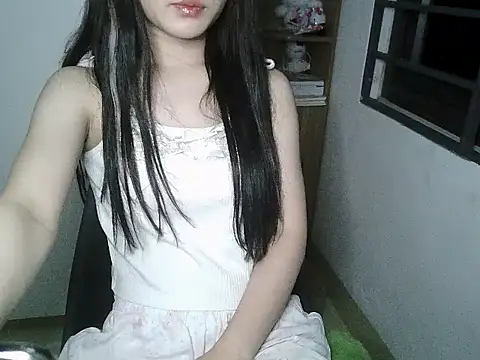 Snapshot of Annabelle-e chatting on September 18, 2025, 6:55 pm Annabelle-e online show from September 18, 2025, 6:55 pm