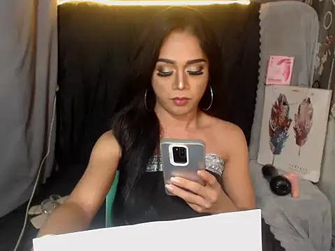 SerenityFoxx online show from December 4, 2025, 8:02 am