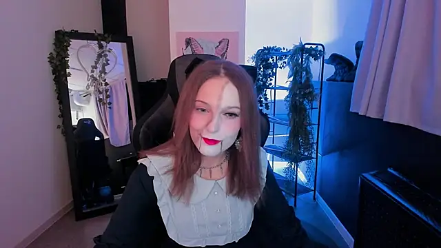 JenniferKiim online show from October 31, 2025, 2:35 pm