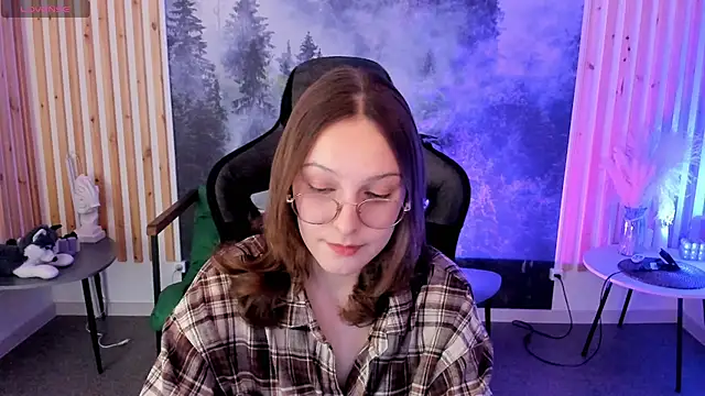 JenniferKiim online show from February 13, 2026, 2:17 pm