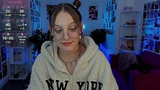 JenniferKiim online show from September 15, 2025, 11:21 am