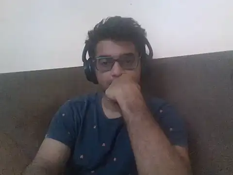 Snapshot of GOJO_1 chatting on September 24, 2025, 3:35 am GOJO 1 online show from September 24, 2025, 3:35 am