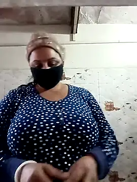 Rakhi sawant143 online show from December 19, 2025, 2:15 am