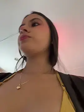 Juanita-Diaz online show from May 10, 2026, 8:33 pm